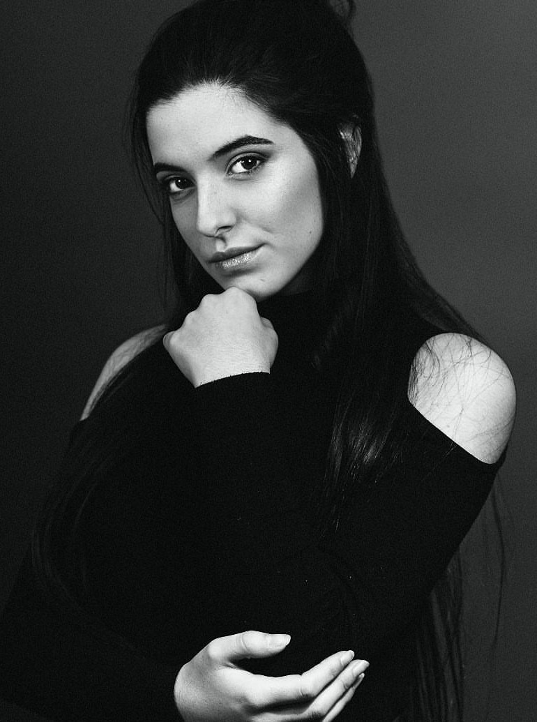 Eila from Dubai | Portfolio & Profile - Model, Hostess, Voice Over ...