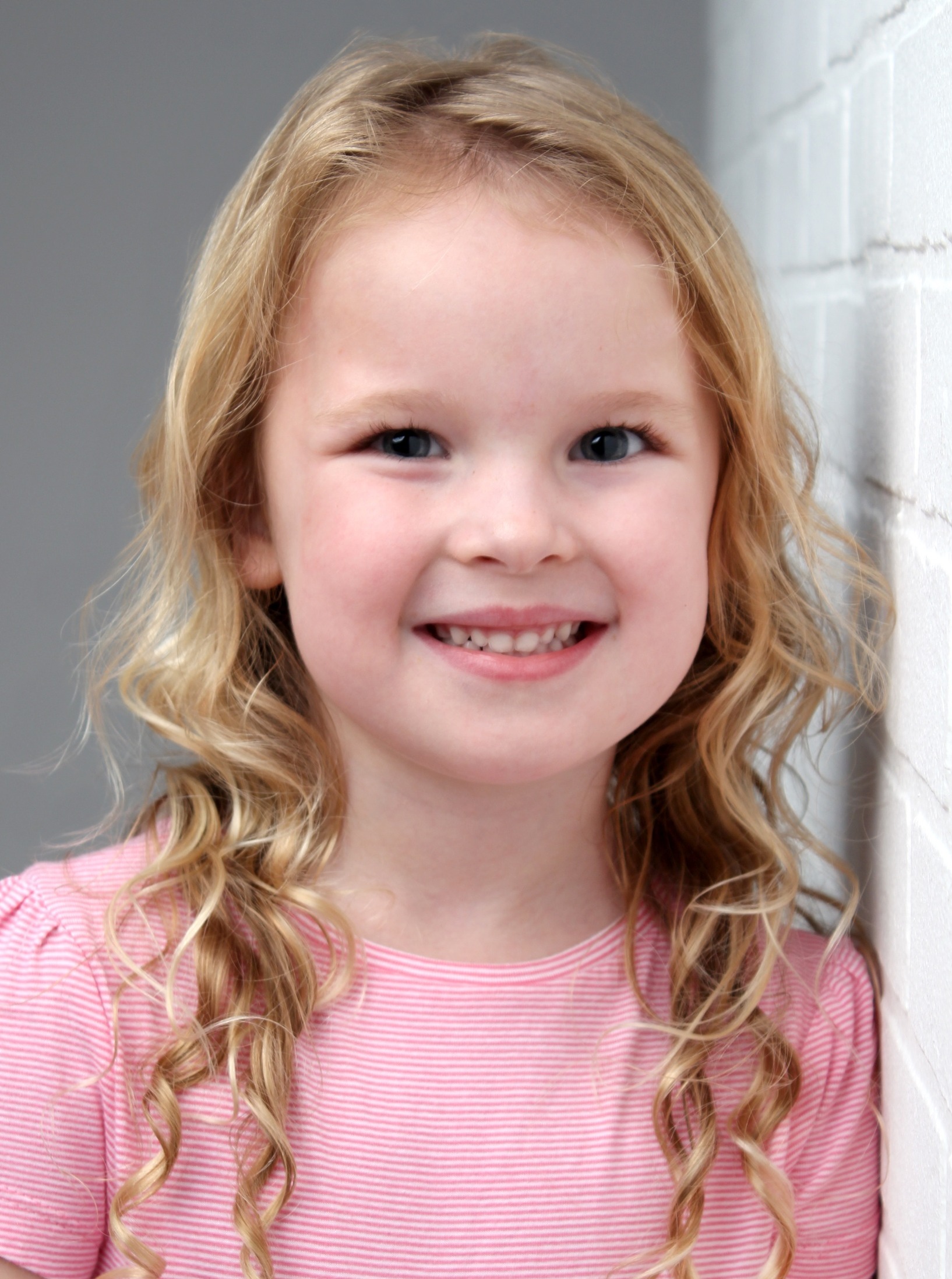 Ellie from Dubai Portfolio & Profile Model MMG Talent