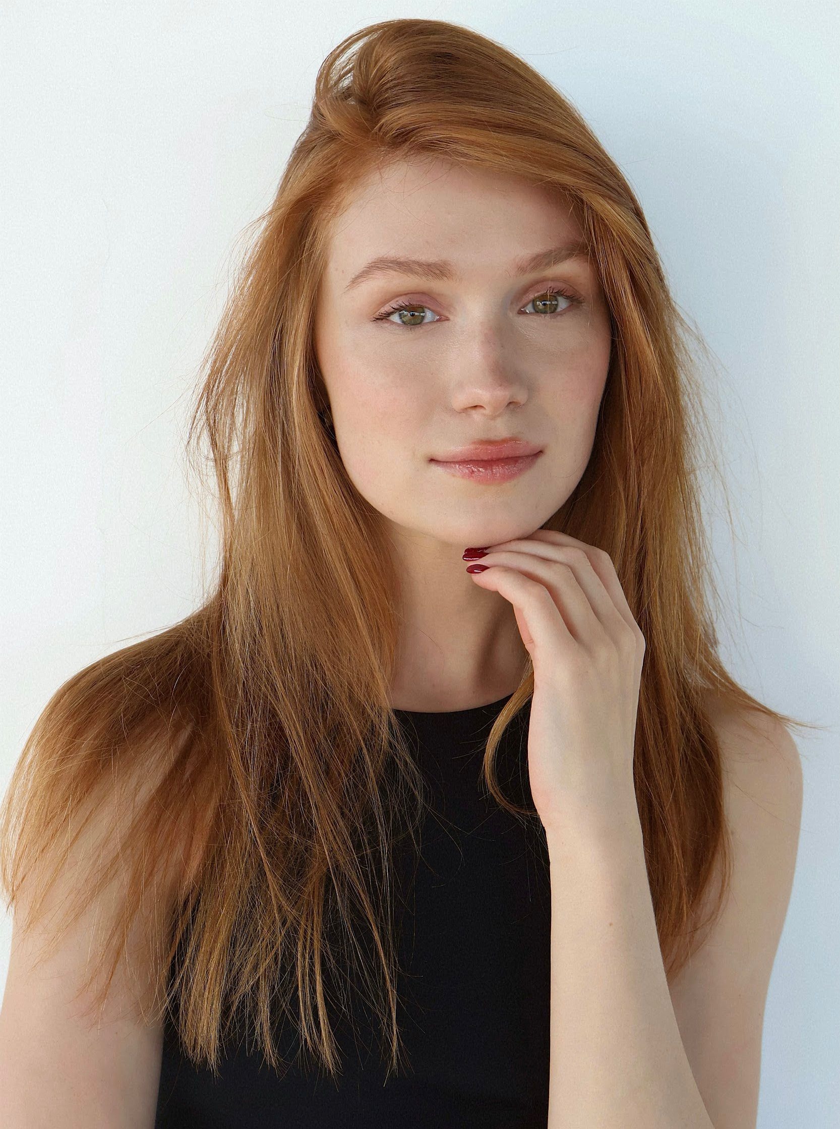 Discover Angelinas unique portfolio on MMG Talent!