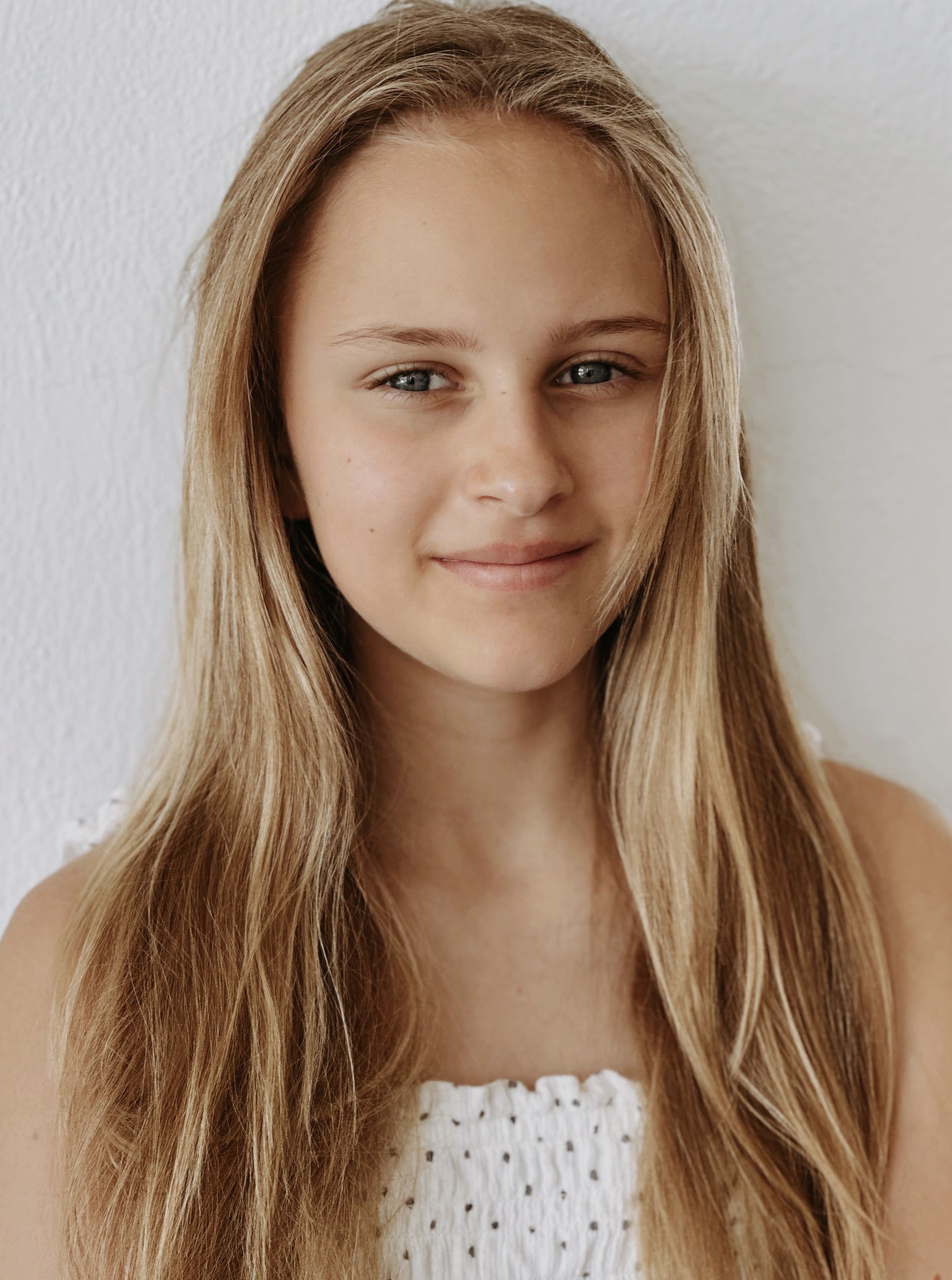 Discover Amelias unique portfolio on MMG Talent!