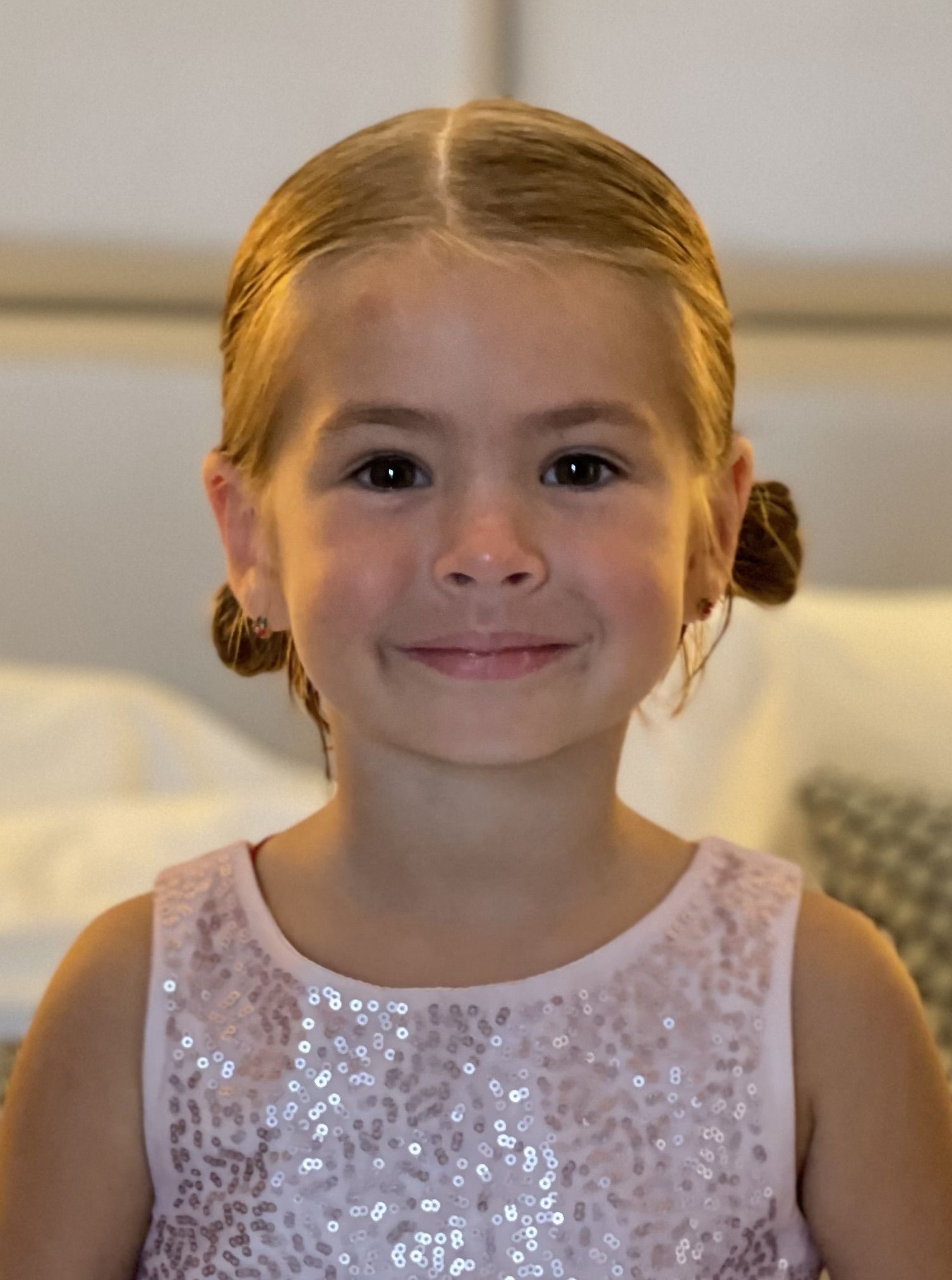 Discover Angelinas unique portfolio on MMG Talent!