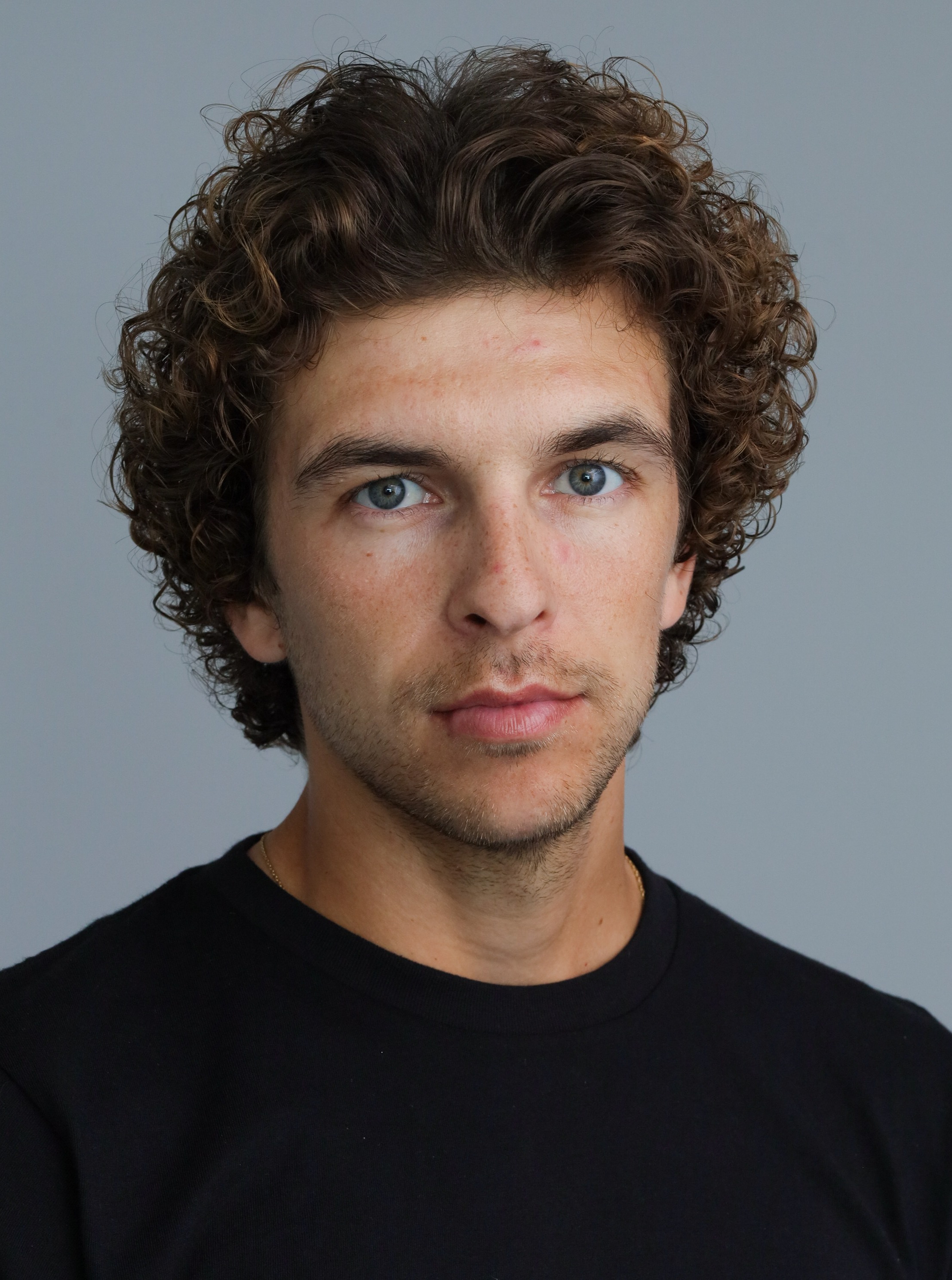 Discover Louiss unique portfolio on MMG Talent!