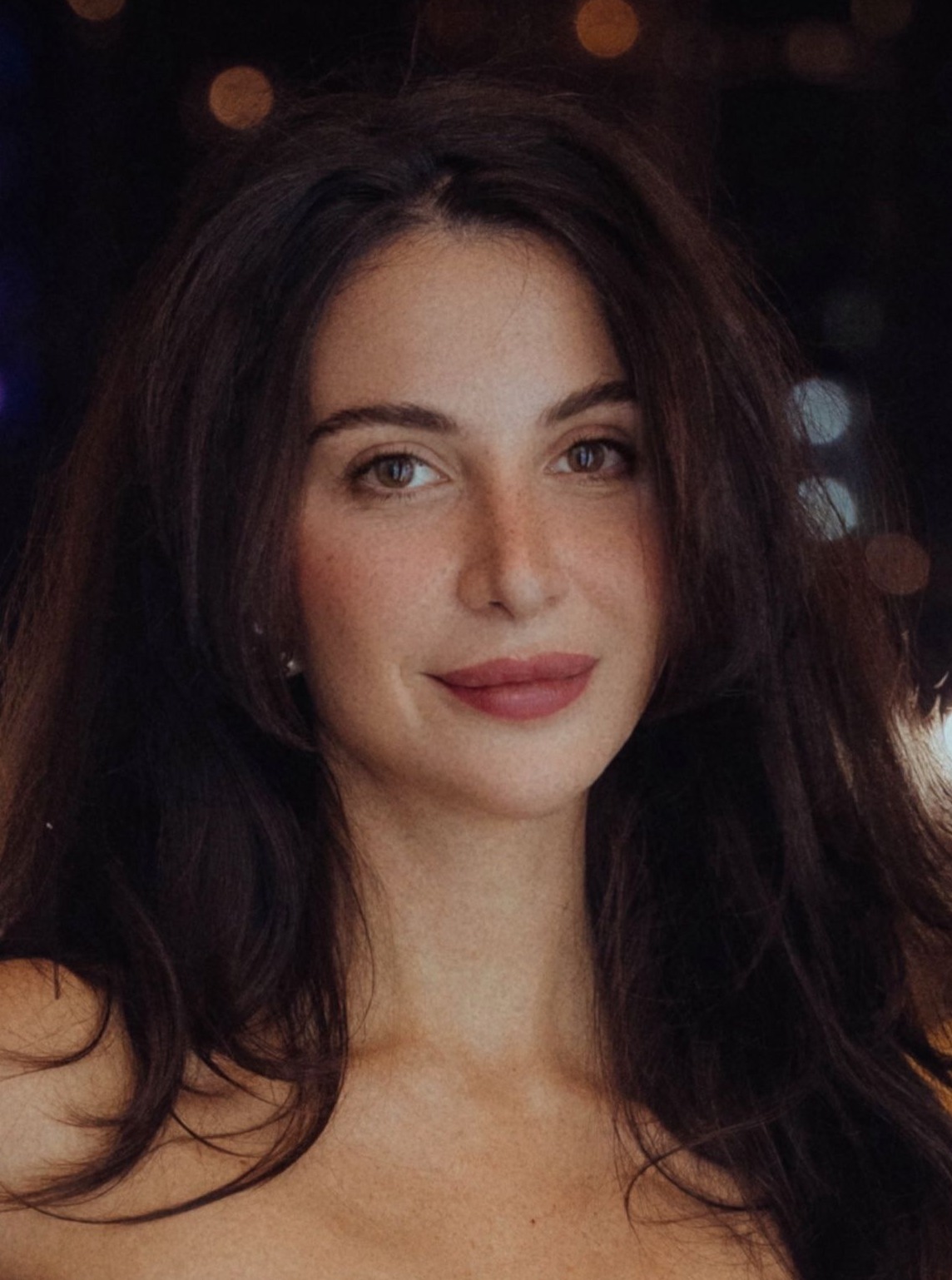 Tina Roshan Discover Tinas unique portfolio on MMG Talent!
