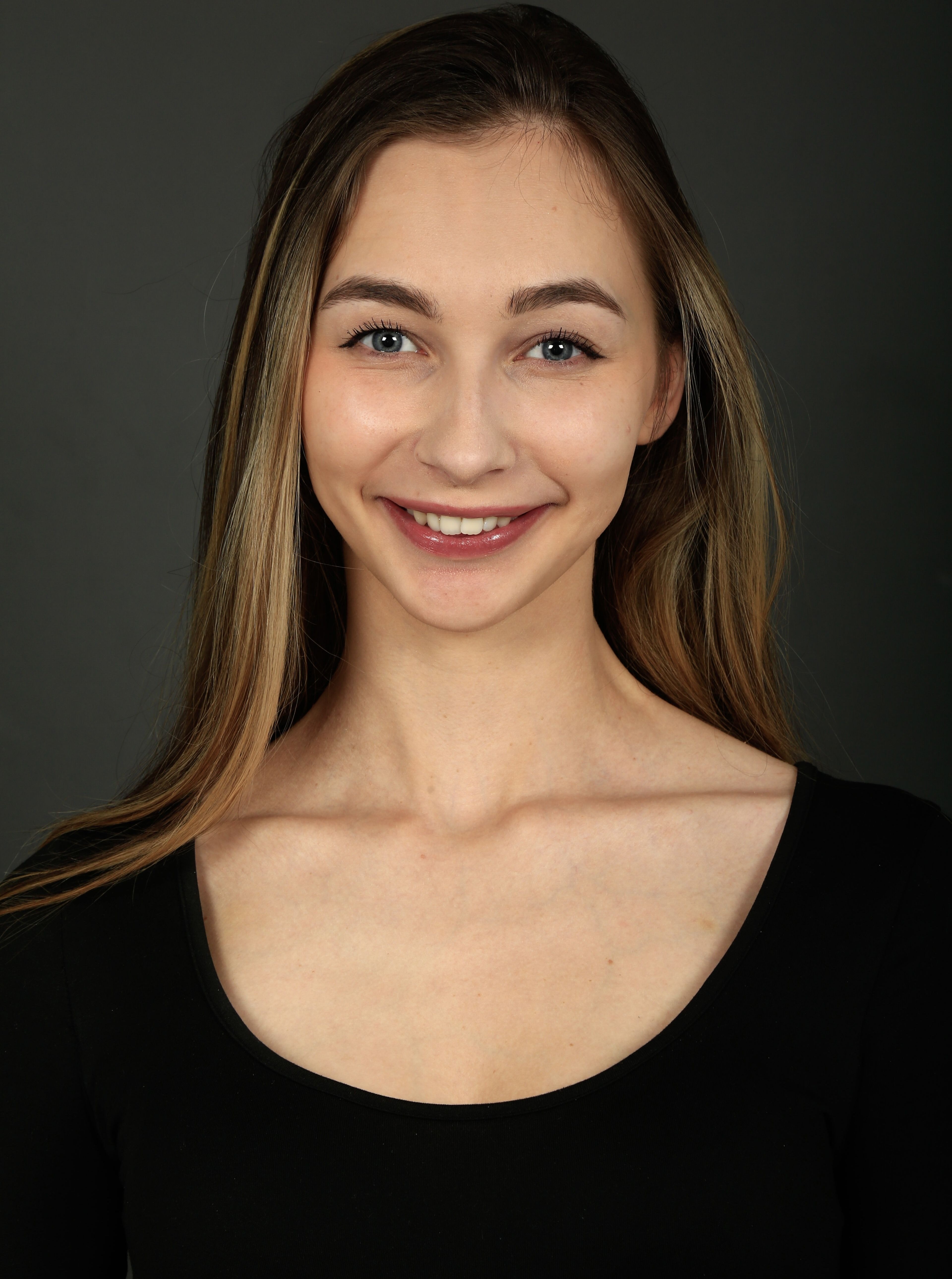 Discover Emmas Unique Portfolio On MMG Talent discover-emmas-unique-portfolio-on-mmg-talent