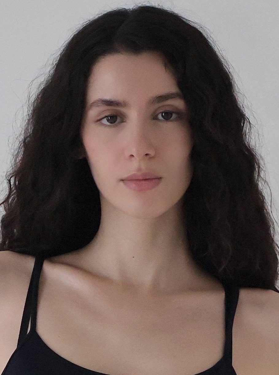 Discover Nadias unique portfolio on MMG Talent!