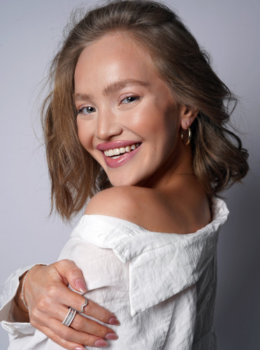 Anelya model in uae  Anelya