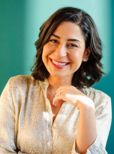 Afaf dubai voice artist  Afaf