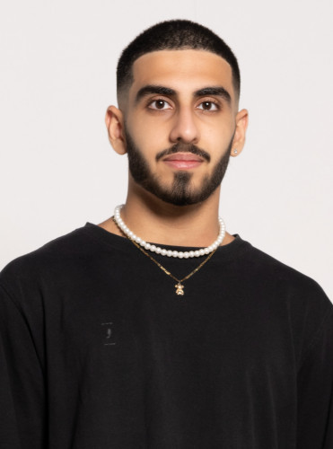 Discover Arians unique portfolio on MMG Talent!