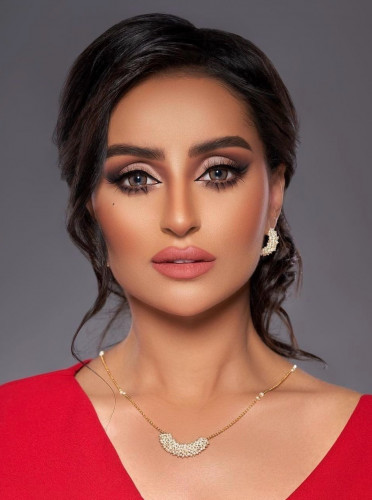 Nasreen arab emirates tv presenter  Nasreen