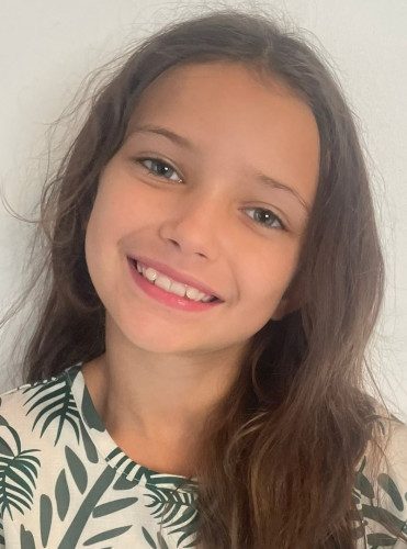 Kolovula fashion model  Kolovula