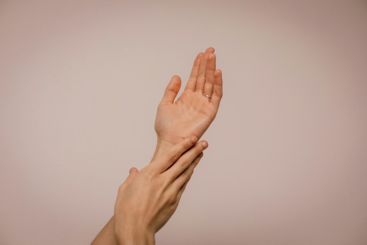 thumb job photo