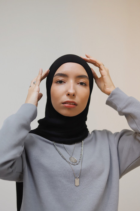 ARAB LOOKING MODELS FOR A SKINCARE VIDEO SHOOT